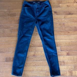 Size 10 black old navy skinny jeans